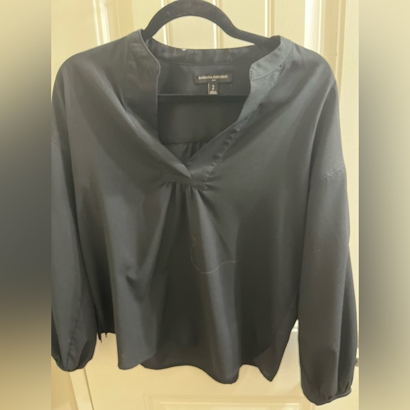 Banana Republic black vneck blouse - Picture 1 of 3
